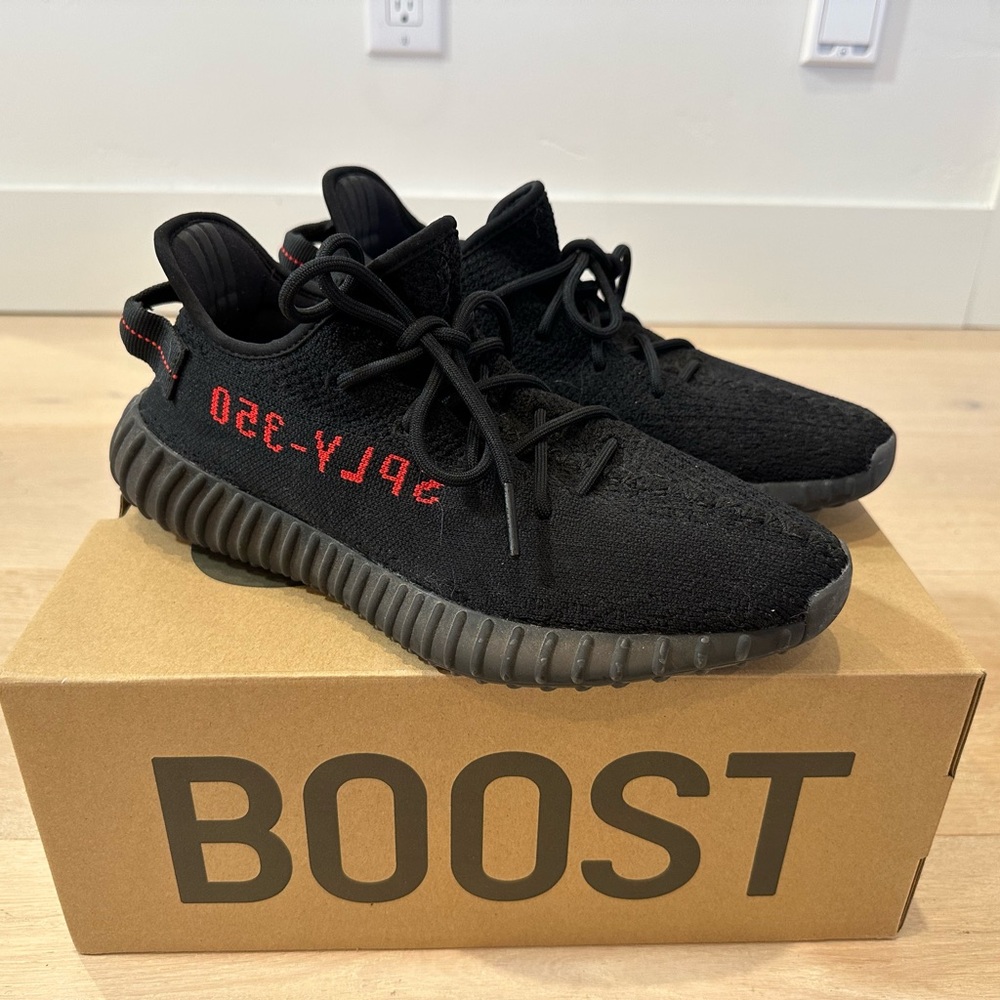 [Like new] Yeezy black sneakers